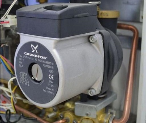 成發(fā)炬寶壁掛爐更換水泵